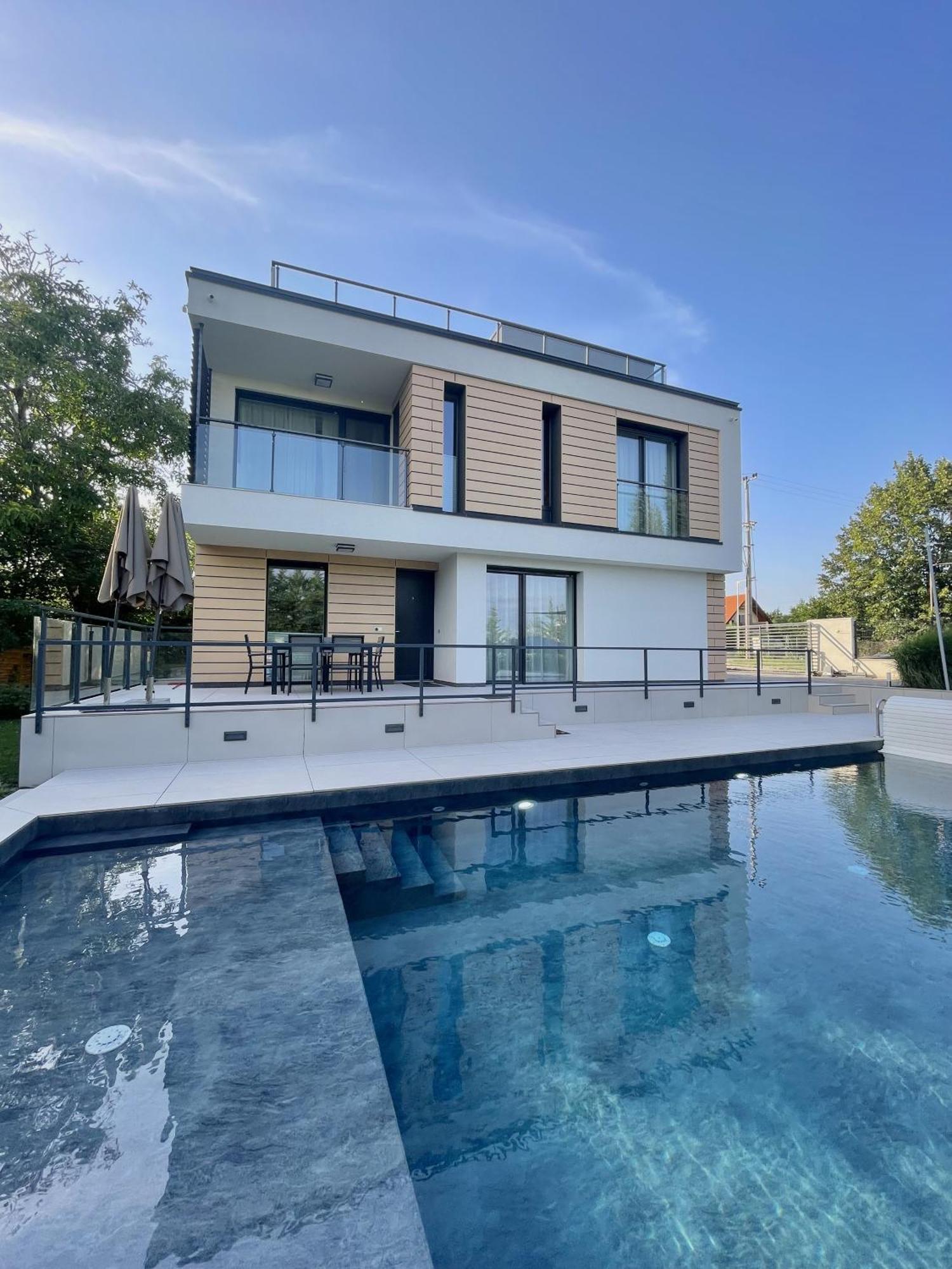 Golden Relax Apartments Balatonfured Ngoại thất bức ảnh